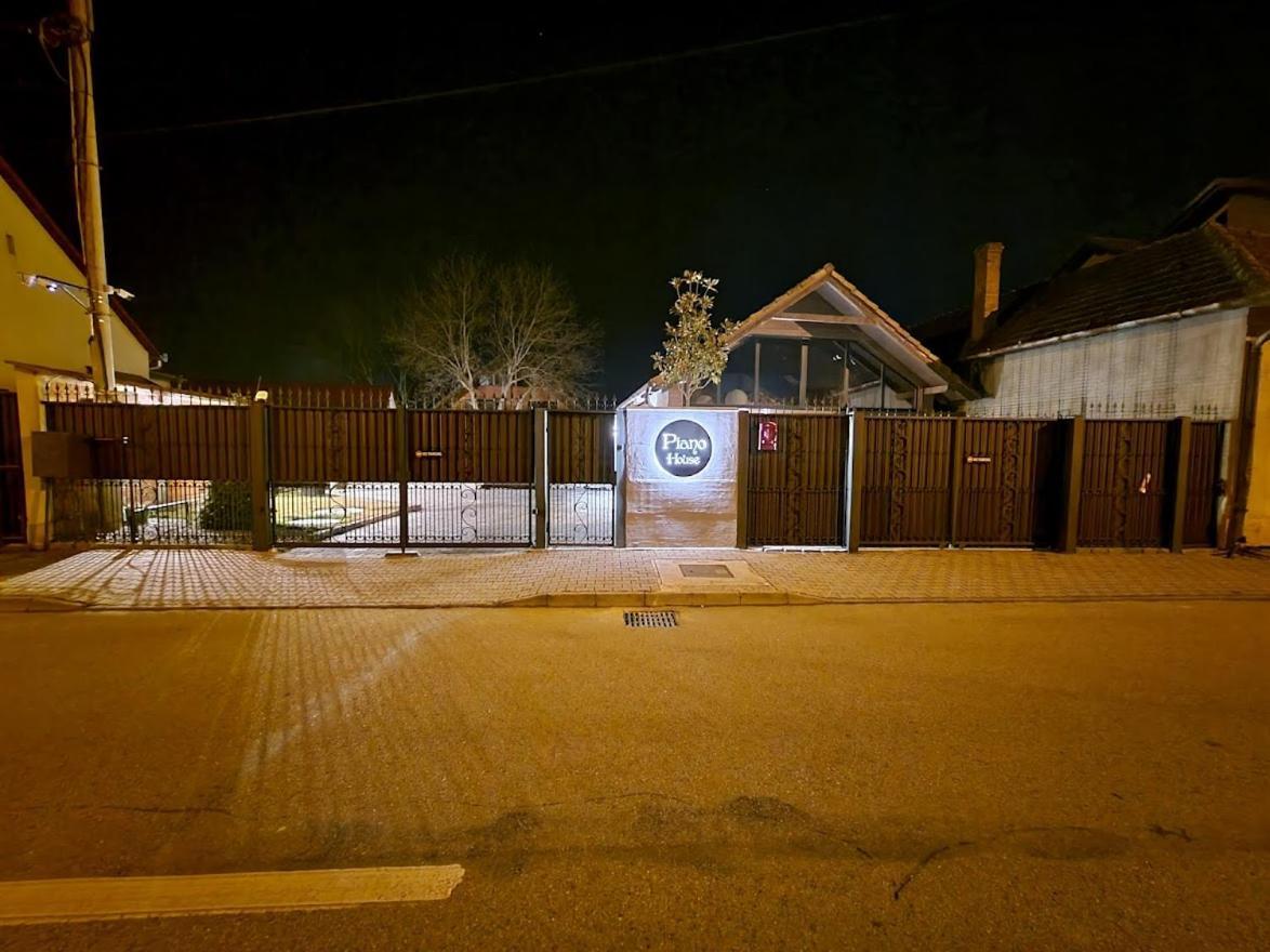 Apartament Travel La Casa Piano House,Cu Parcare Alba Iulia Exterior photo